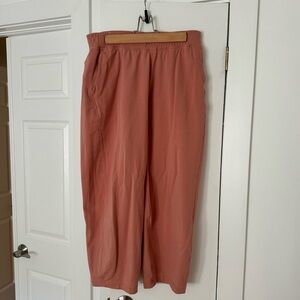 Lulu lemon pink wide-leg cropped sweat pants, 10